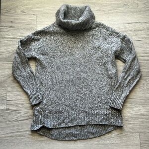 Old Navy Turtle Neck Long Sleeve Size M